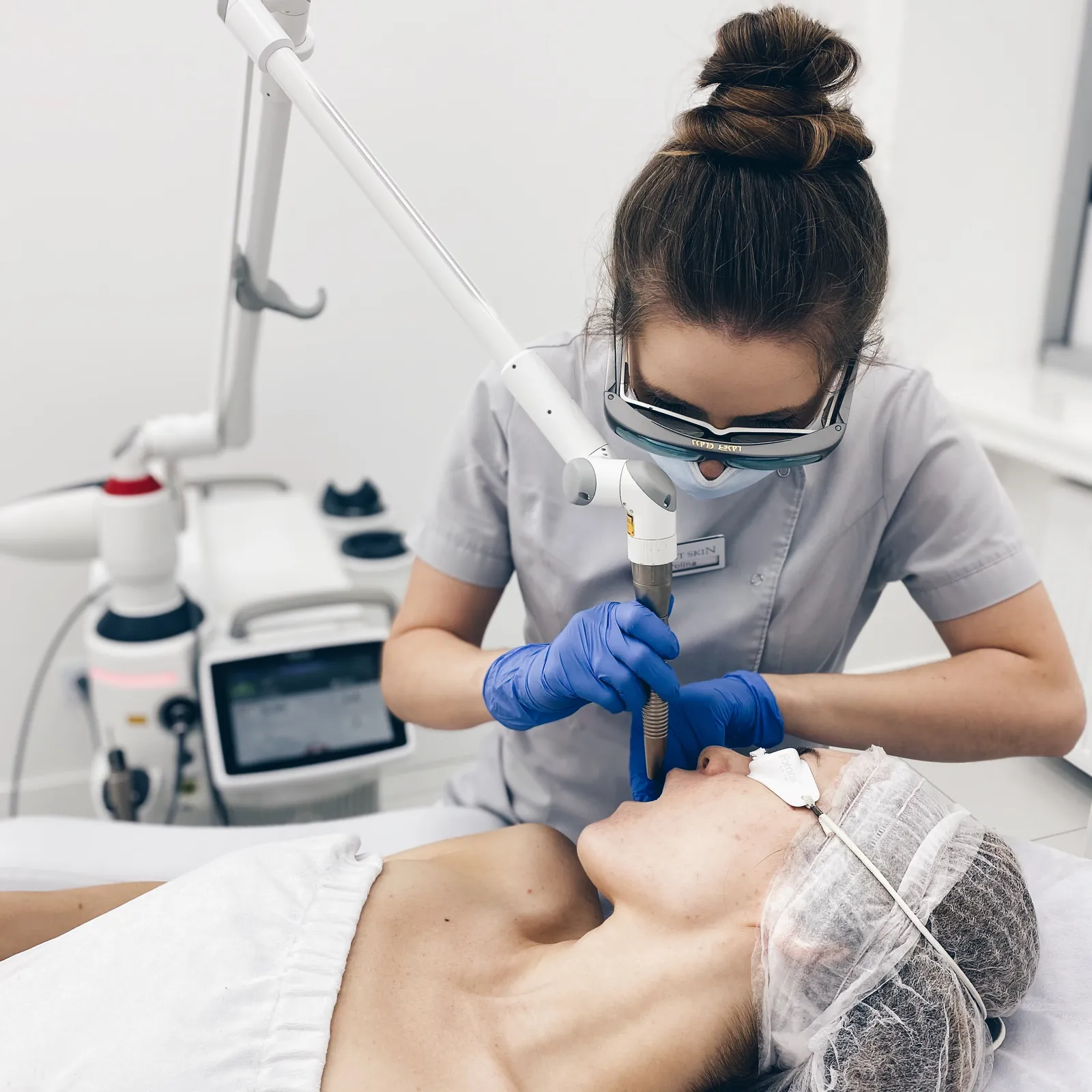 Zabiegi laserowe Fotona™ — platforma laserowa w Warszawie — Velvet Skin Clinic Warszawa