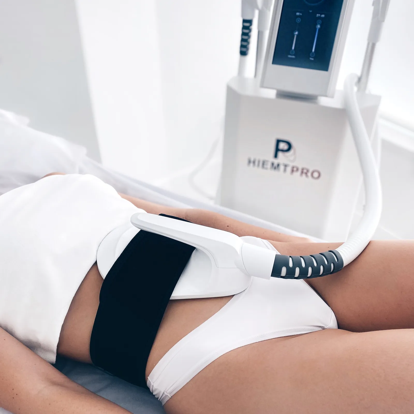 Stymulator mięśni HIEMT Elektromagnetyczna stymulacja mięśni i redukcja tkanki tłuszczowej — Velvet Skin Clinic Warszawa