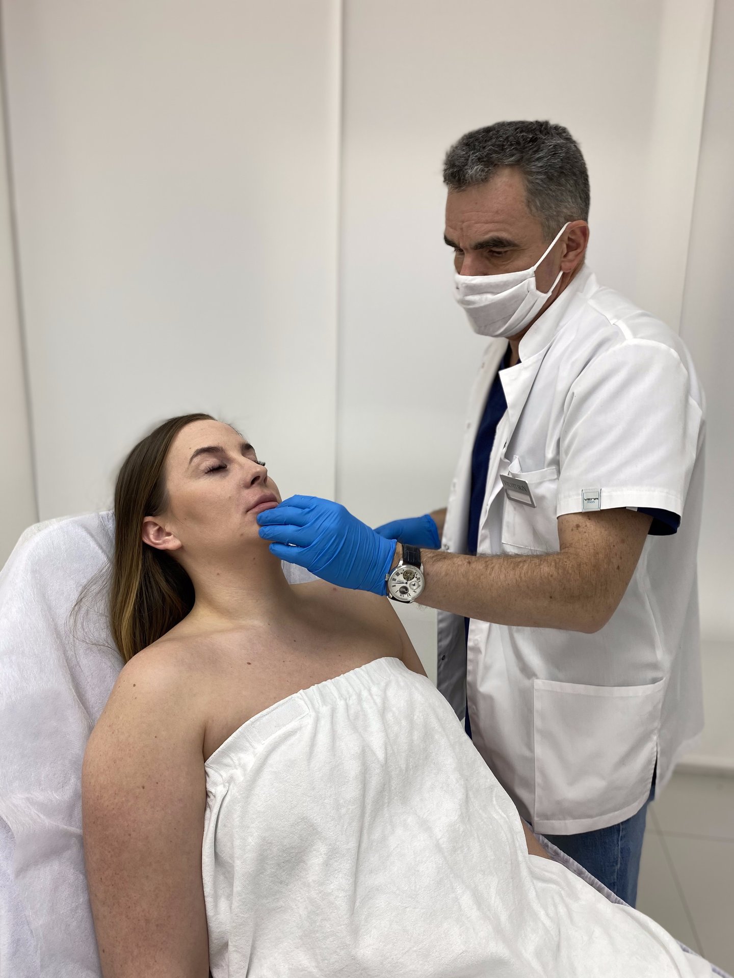 kwas hialuronowy — usta — modelowanie — hero — Velvet Skin Clinic