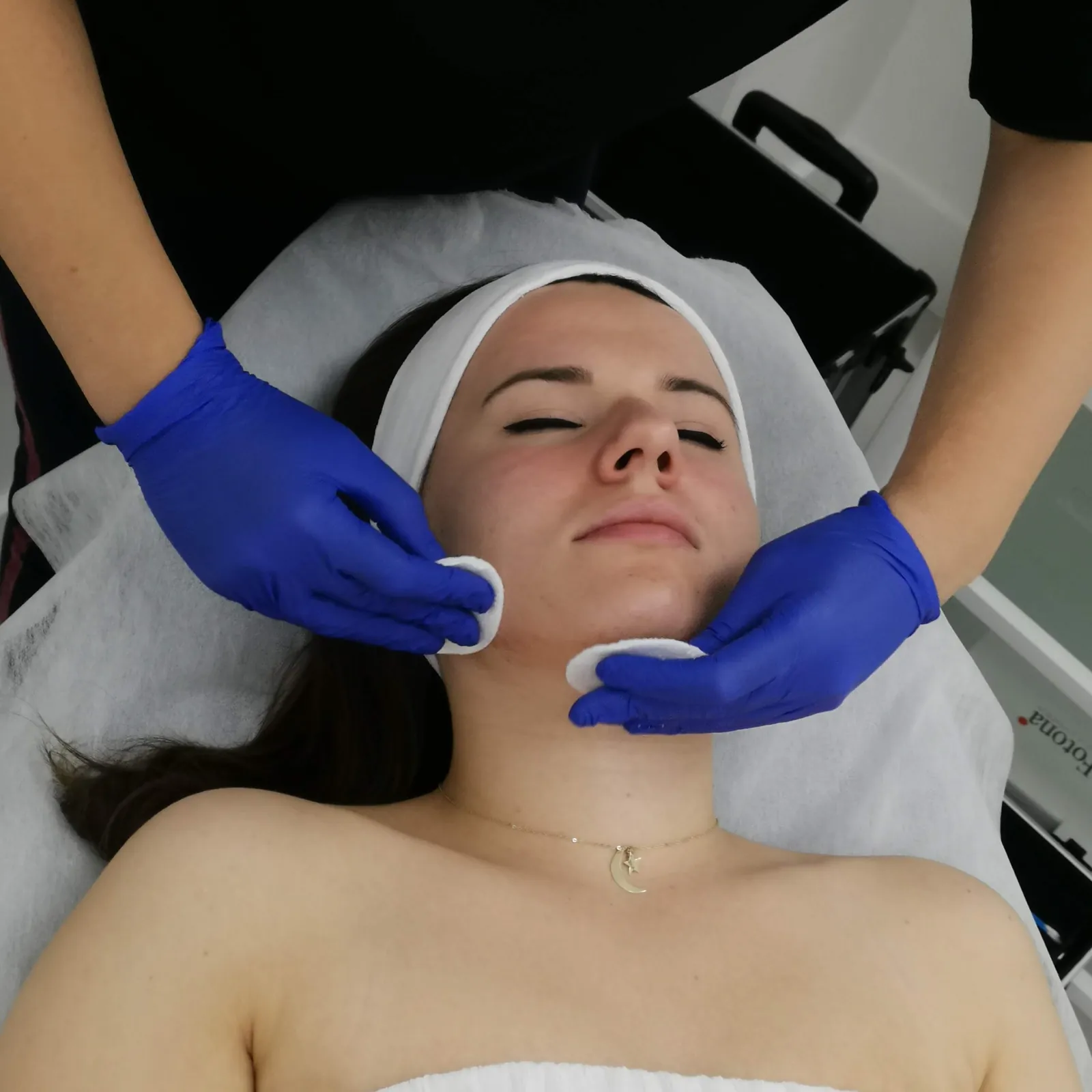Peelingi mesopeel by Mesoestetic™ — kwasy medyczne — Velvet Skin Clinic Warszawa