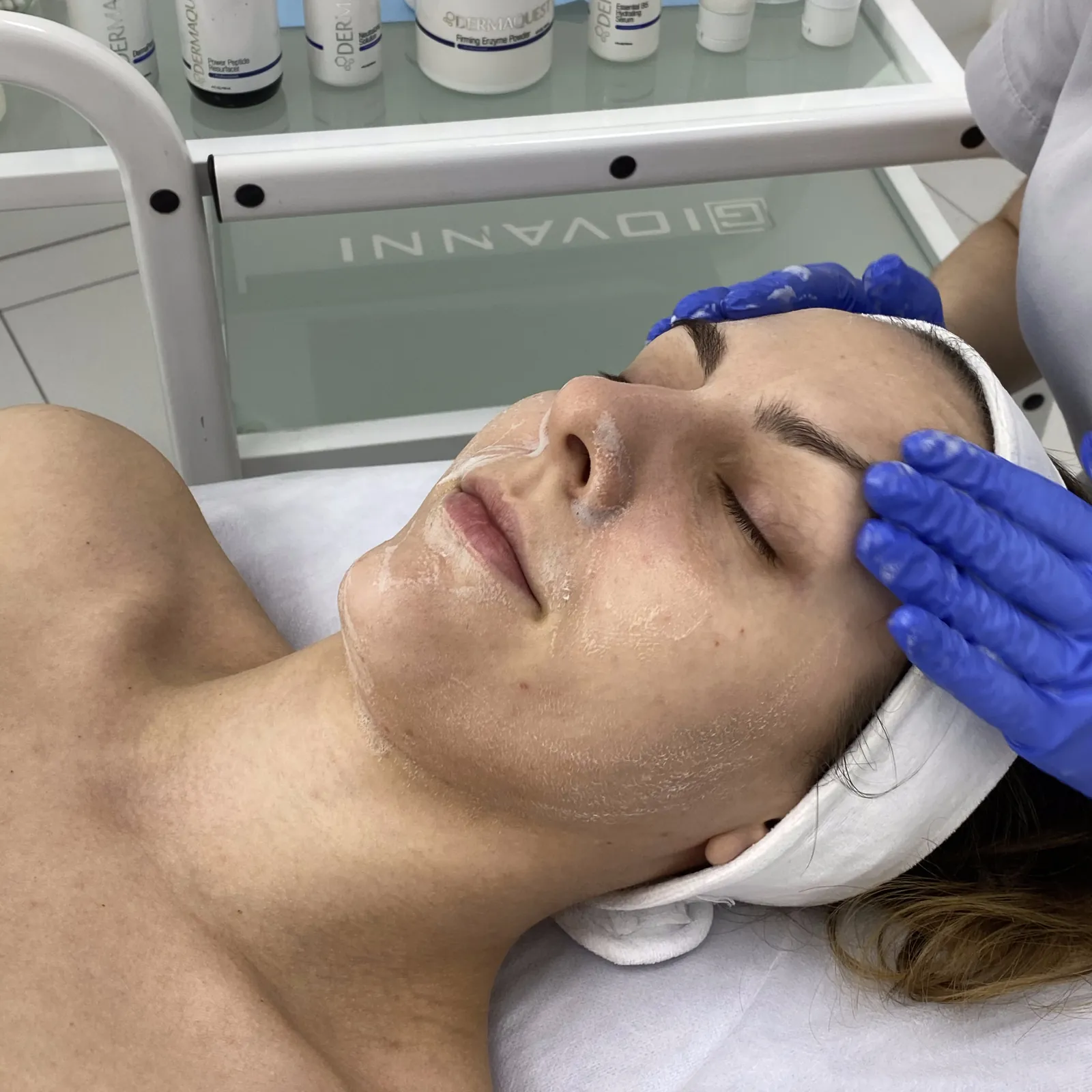 Peptydowy Peeling Biomimetyczny DermaQuest™ — peeling na zmarszczki mimiczne — Velvet Skin Clinic Warszawa