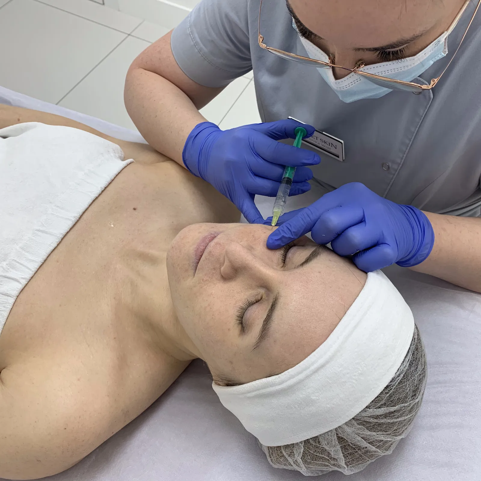 Sunekos™ — mezoterapia kwasem hialuronowym i aminokwasami — Velvet Skin Clinic Warszawa